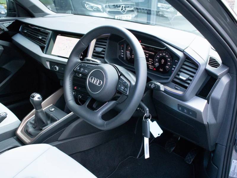 Audi A1   Registered:2019(19)