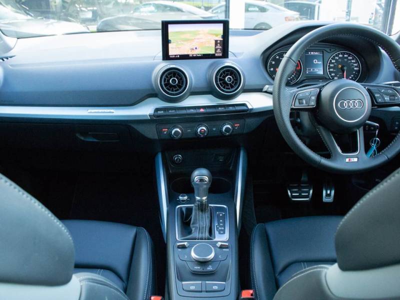 Audi Q2   Registered:2020(20)