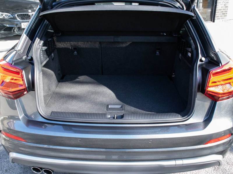 Audi Q2   Registered:2020(20)