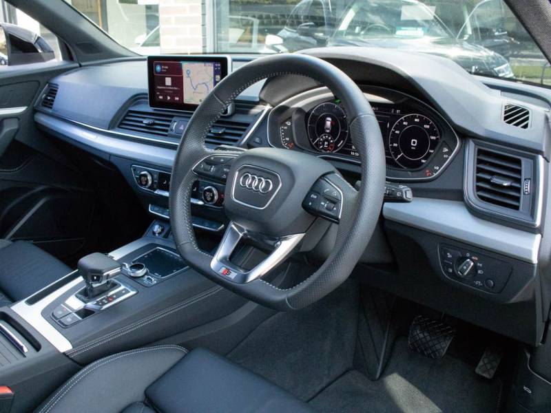Audi Q5   Registered:2019(69)