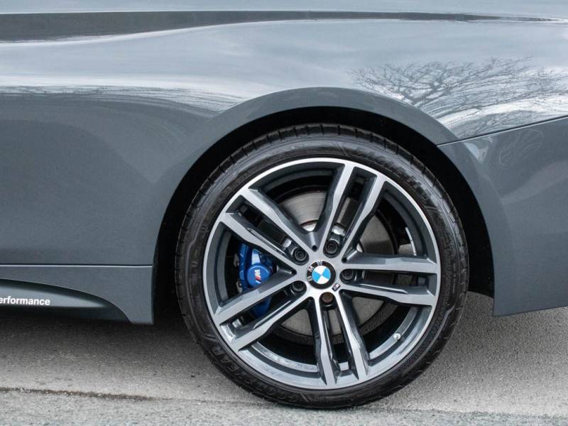 BMW 4 Series   Registered:2018(18)