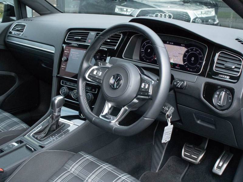 Volkswagen Golf   Registered:2019(19)