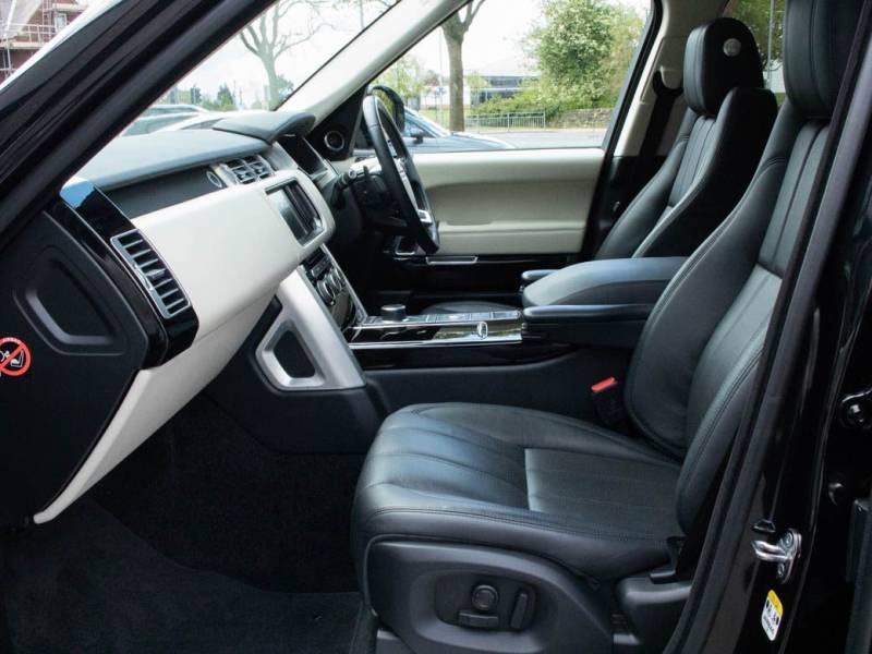 Land Rover Range Rover   Registered:2015(65)