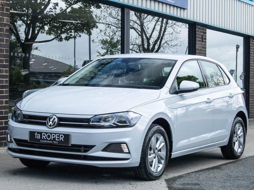 Volkswagen Polo 1.0 TSI SE DSG 5 door 95ps Hatchback Petrol White Silver MetallicVolkswagen Polo 1.0 TSI SE DSG 5 door 95ps Hatchback Petrol White Silver Metallic at fa Roper Ltd Bradford