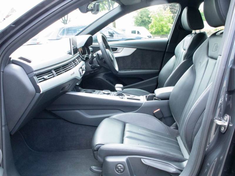 Audi A4   Registered:2018(68)