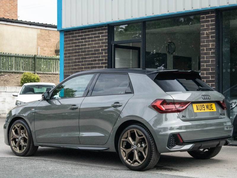 Audi A1   Registered:2019(19)
