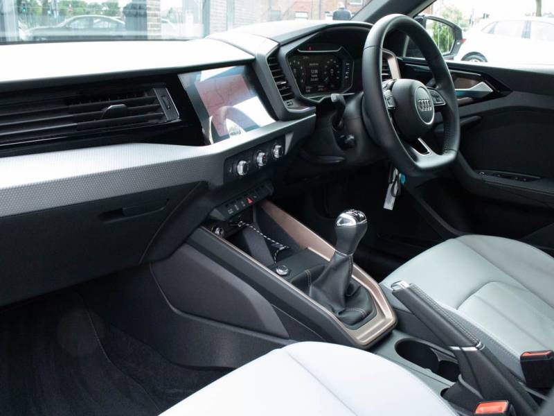 Audi A1   Registered:2019(19)