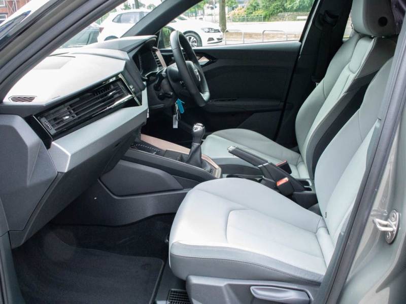 Audi A1   Registered:2019(19)