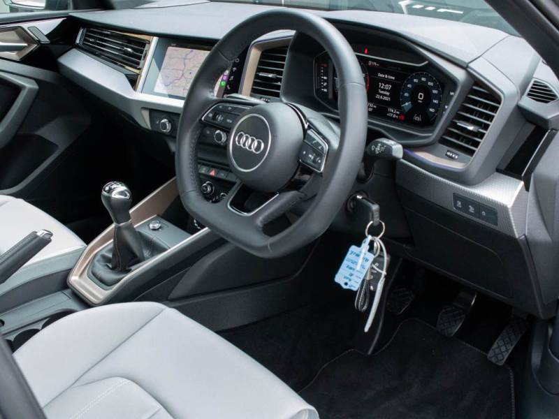 Audi A1   Registered:2019(19)