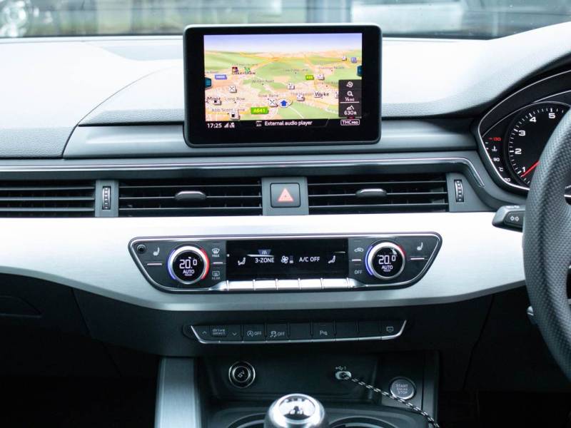 Audi A4 Avant   Registered:2018(18)