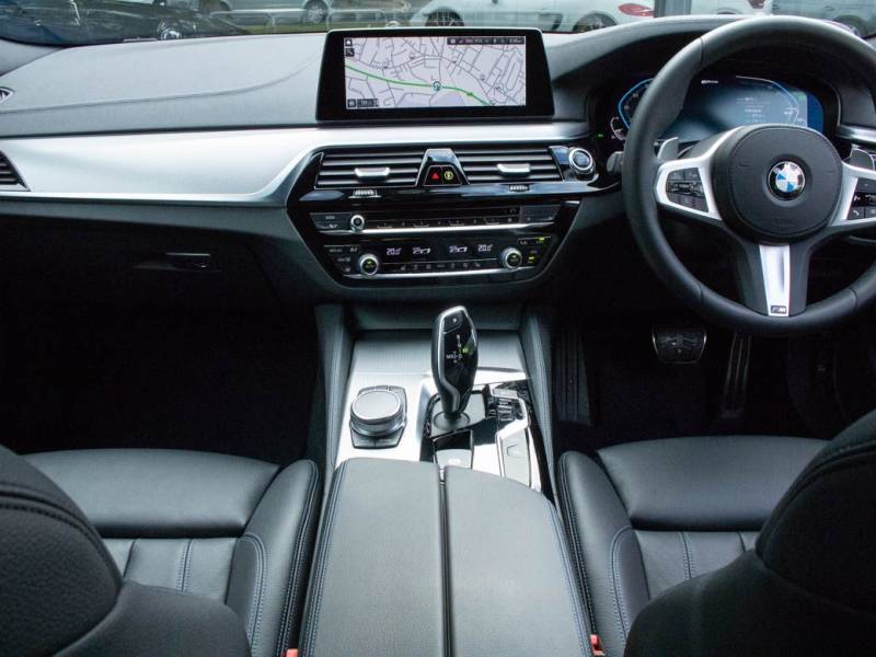 BMW 5 Series   Registered:2019(69)