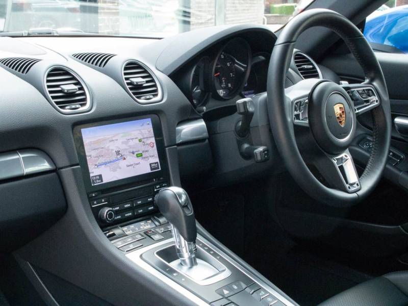 Porsche Cayman   Registered:2018(18)