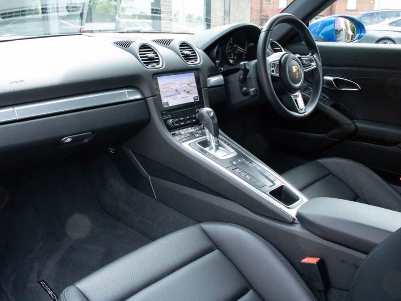 Porsche Cayman   Registered:2018(18)