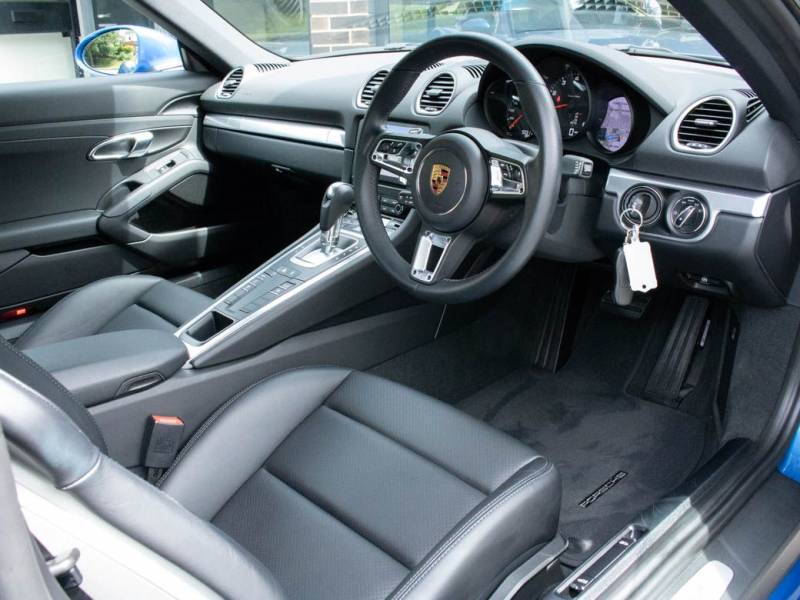 Porsche Cayman   Registered:2018(18)