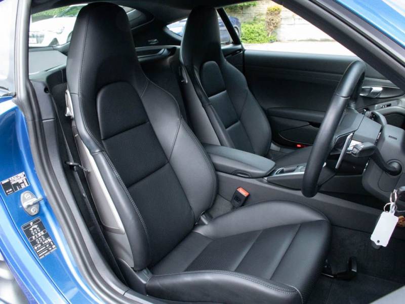 Porsche Cayman   Registered:2018(18)