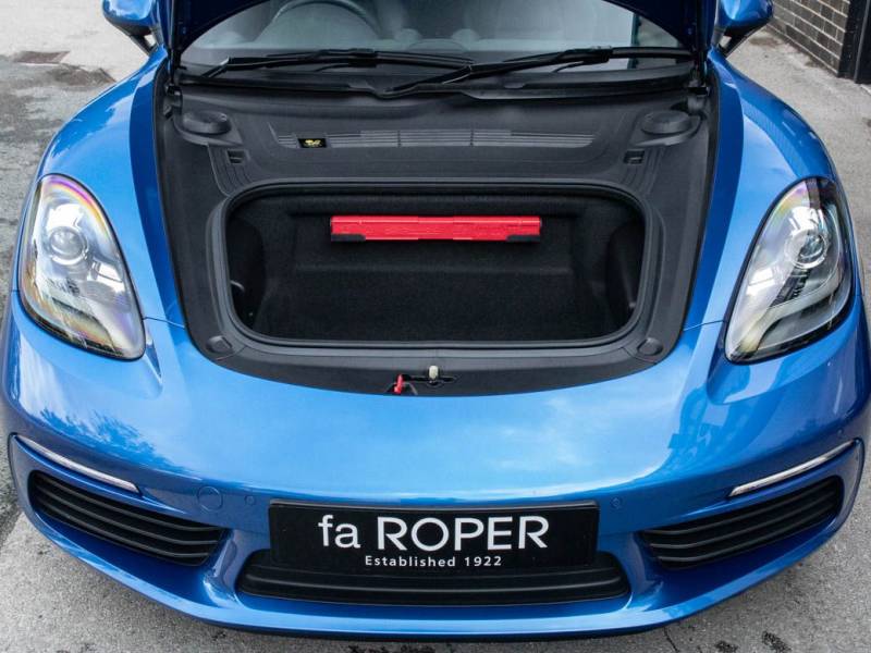 Porsche Cayman   Registered:2018(18)