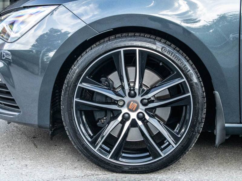 SEAT Leon   Registered:2018(68)