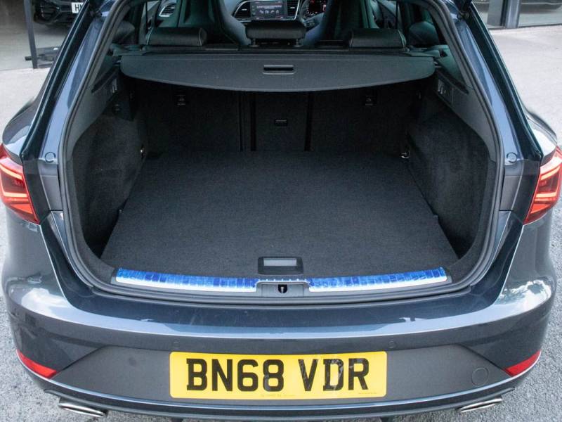 SEAT Leon   Registered:2018(68)