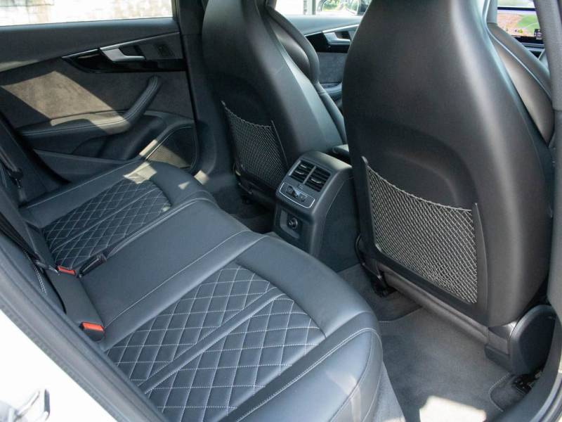 Audi A4   Registered:2018(68)