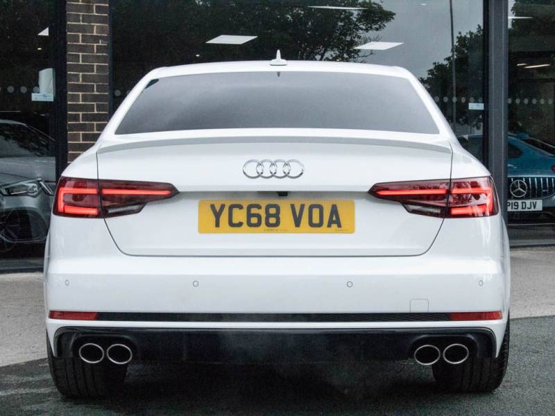 Audi A4   Registered:2018(68)