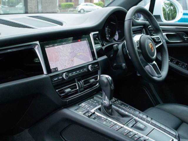 2018 Porsche Macan 2.0T AWD 'Facelift' PDK 245ps