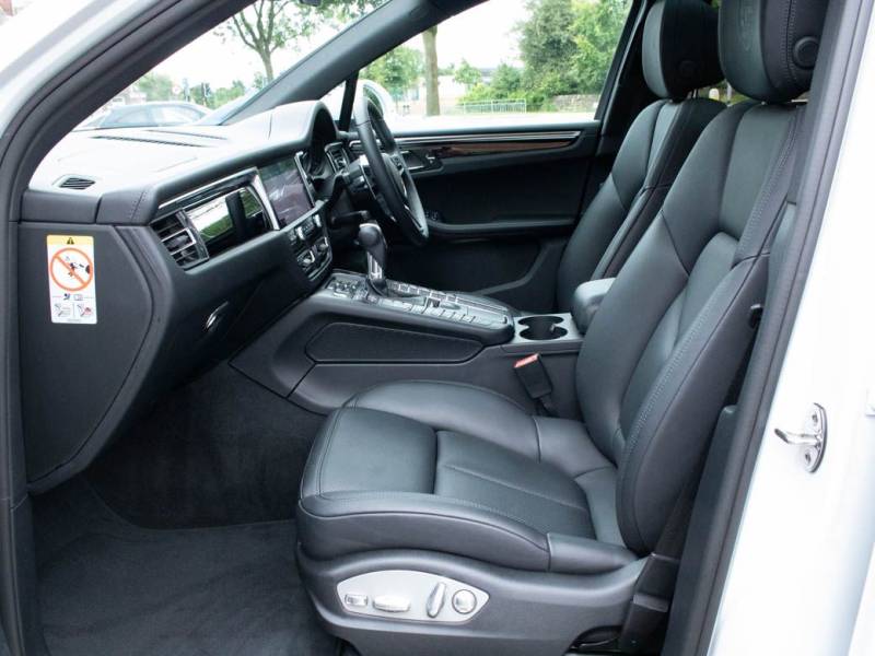 Porsche Macan   Registered:2018(68)