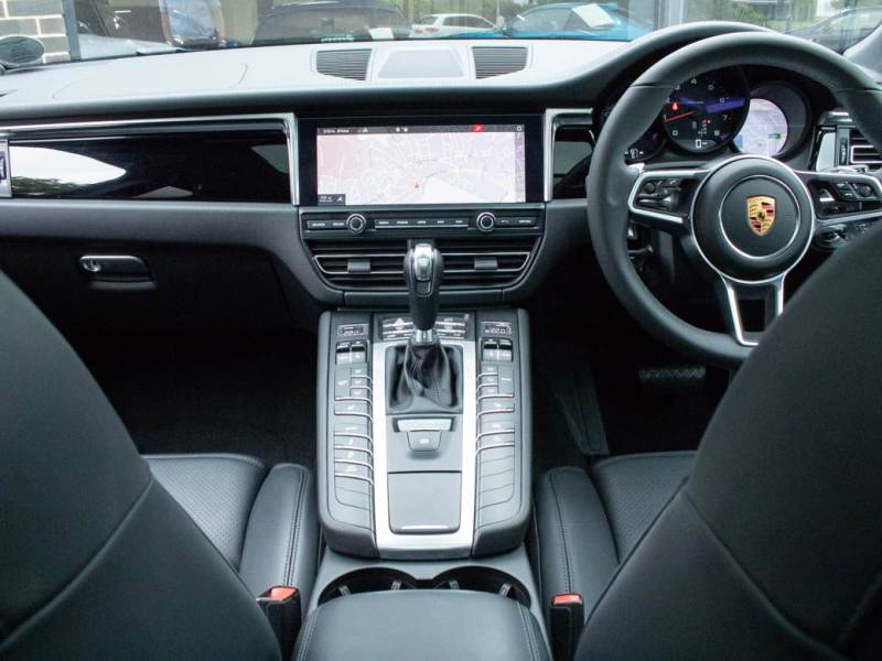 Porsche Macan   Registered:2018(68)