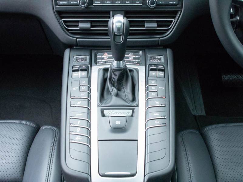 Porsche Macan   Registered:2018(68)