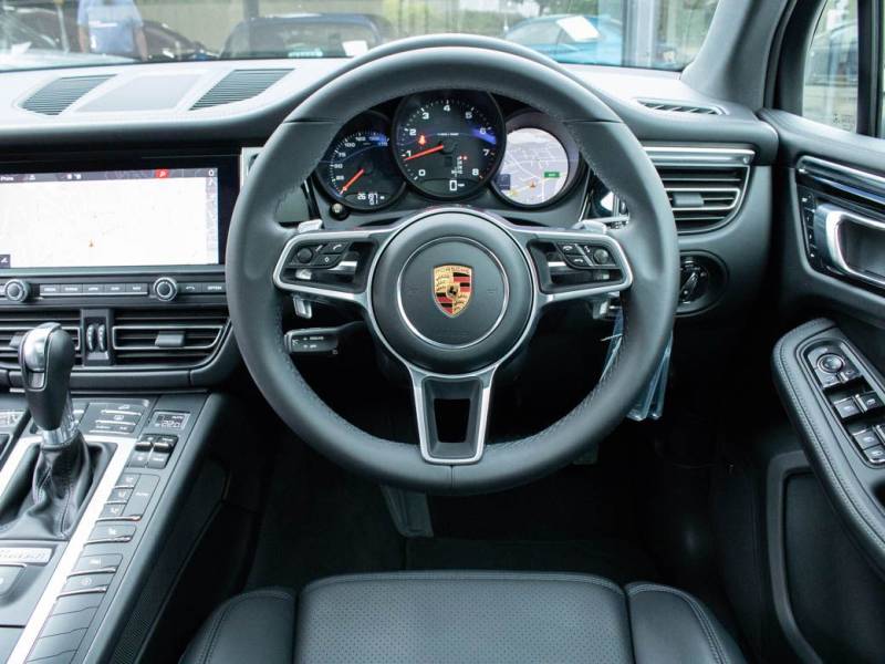Porsche Macan   Registered:2018(68)