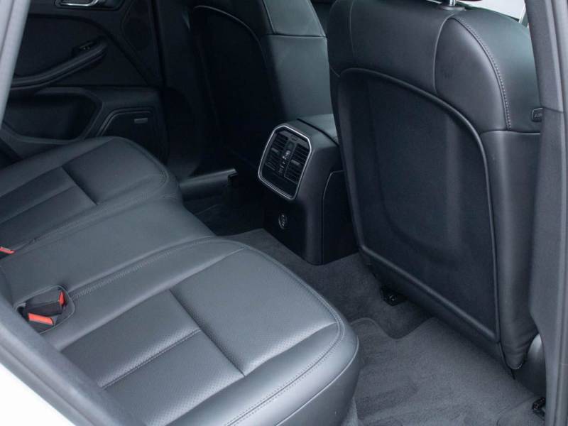 Porsche Macan   Registered:2018(68)