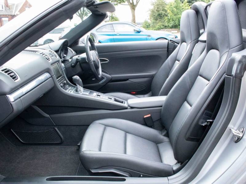 Porsche Boxster   Registered:2013(13)
