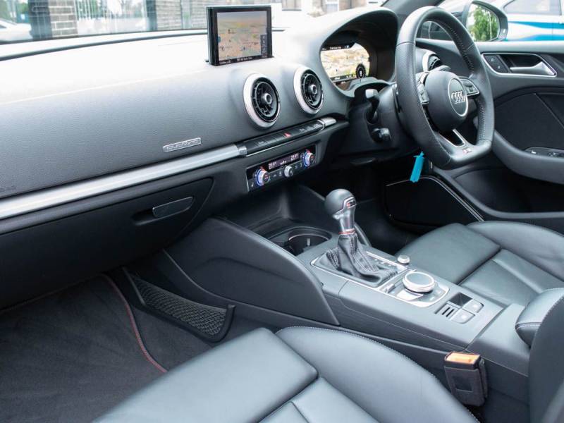 Audi A3   Registered:2018(18)