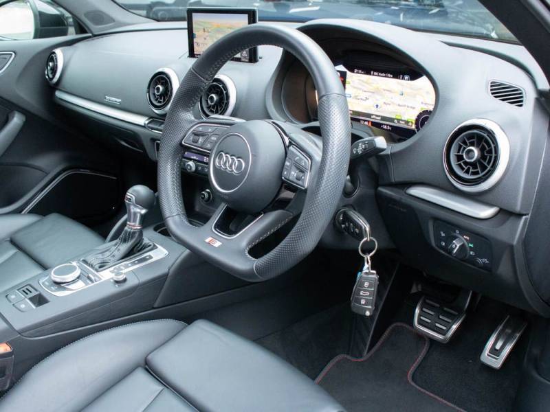 Audi A3   Registered:2018(18)