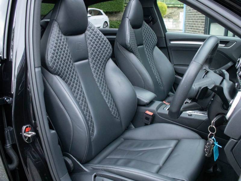 Audi A3   Registered:2018(18)