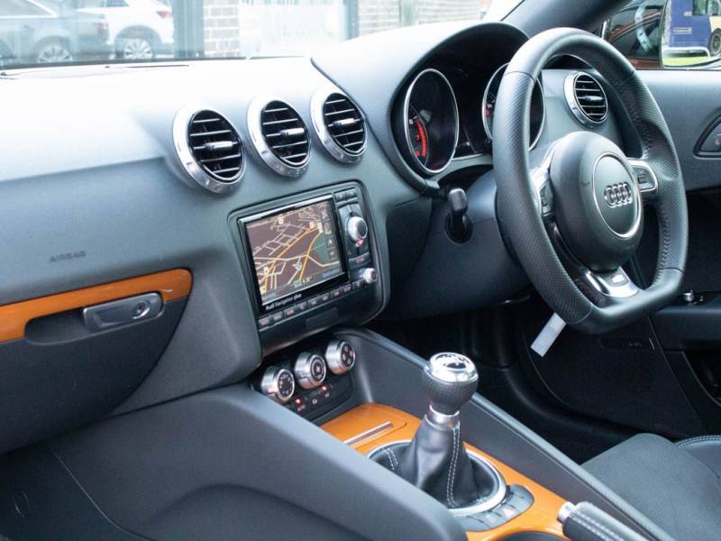 Audi TT   Registered:2013(13)