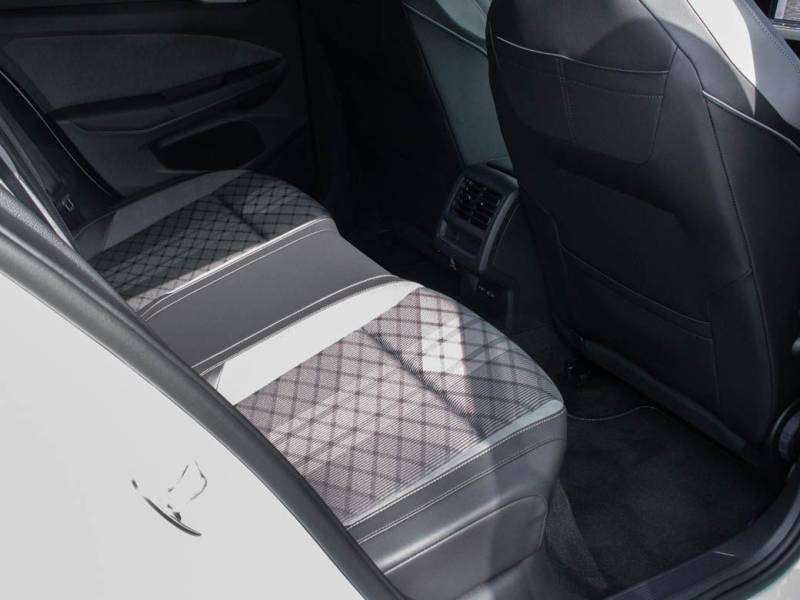 Volkswagen Golf   Registered:2021(70)