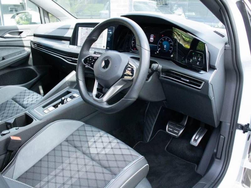 Volkswagen Golf   Registered:2021(70)