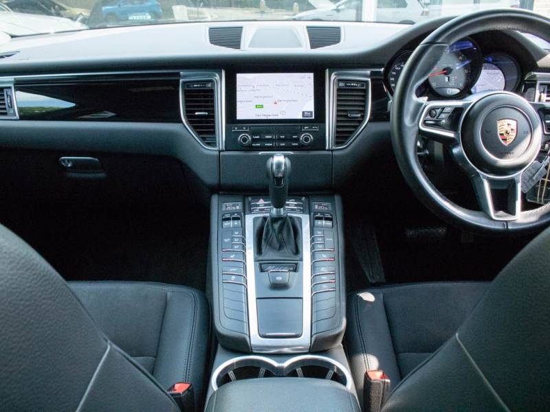 Porsche Macan   Registered:2018(68)