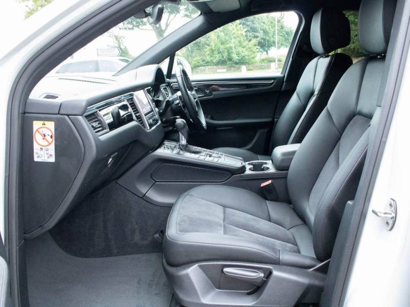 Porsche Macan   Registered:2018(68)