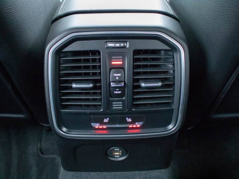 Porsche Macan   Registered:2018(68)