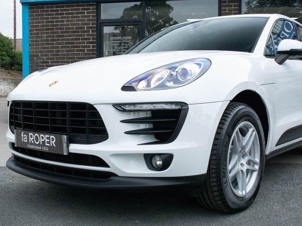 Porsche Macan 3.0 TD V6 AWD S PDK Estate Diesel White