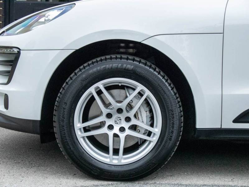 Porsche Macan   Registered:2018(68)