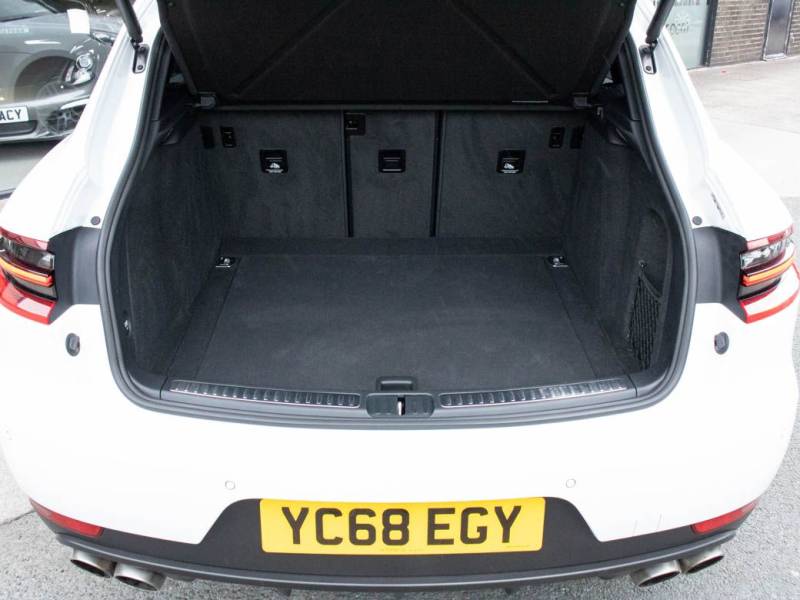 Porsche Macan   Registered:2018(68)