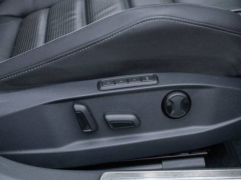 Volkswagen Golf   Registered:2018(18)