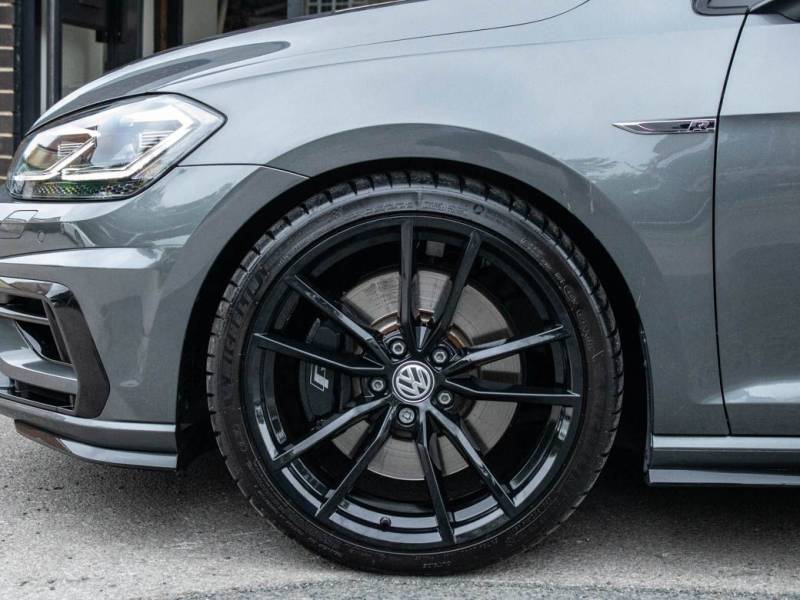 Volkswagen Golf   Registered:2018(18)