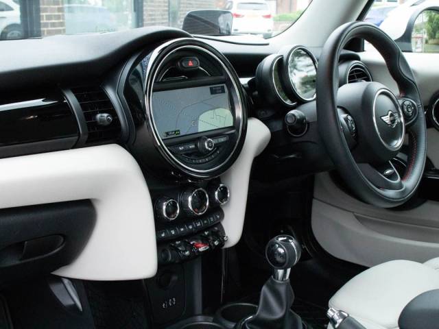2014 Mini Hatchback 2.0 Cooper S CHILI 3 door 192ps
