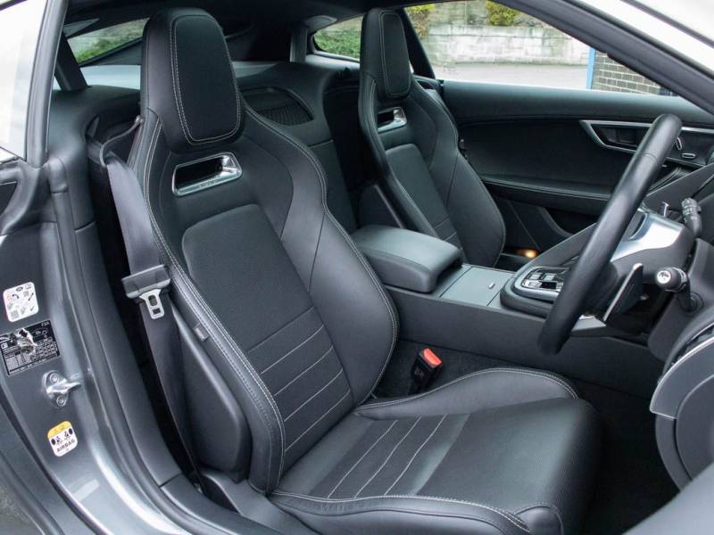 Jaguar F Type   Registered:2017(17)