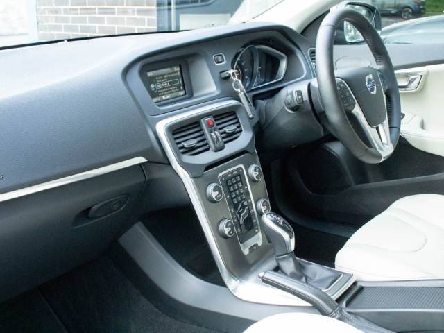 2015 Volvo V40 1.5 T2 SE Geartronic Auto