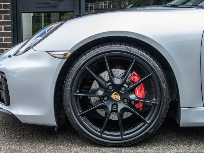 Porsche Cayman   Registered:2016(16)