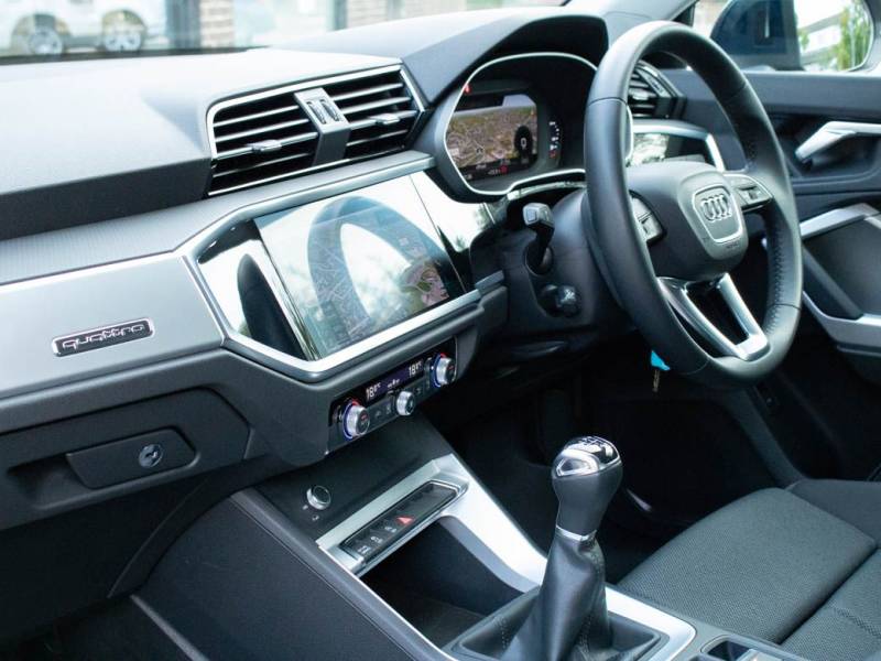 Audi Q3   Registered:2019(69)